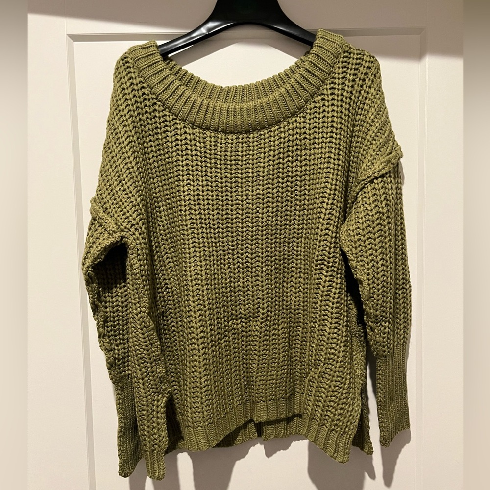 Women’s Olive Green Scoop Neck Sweater